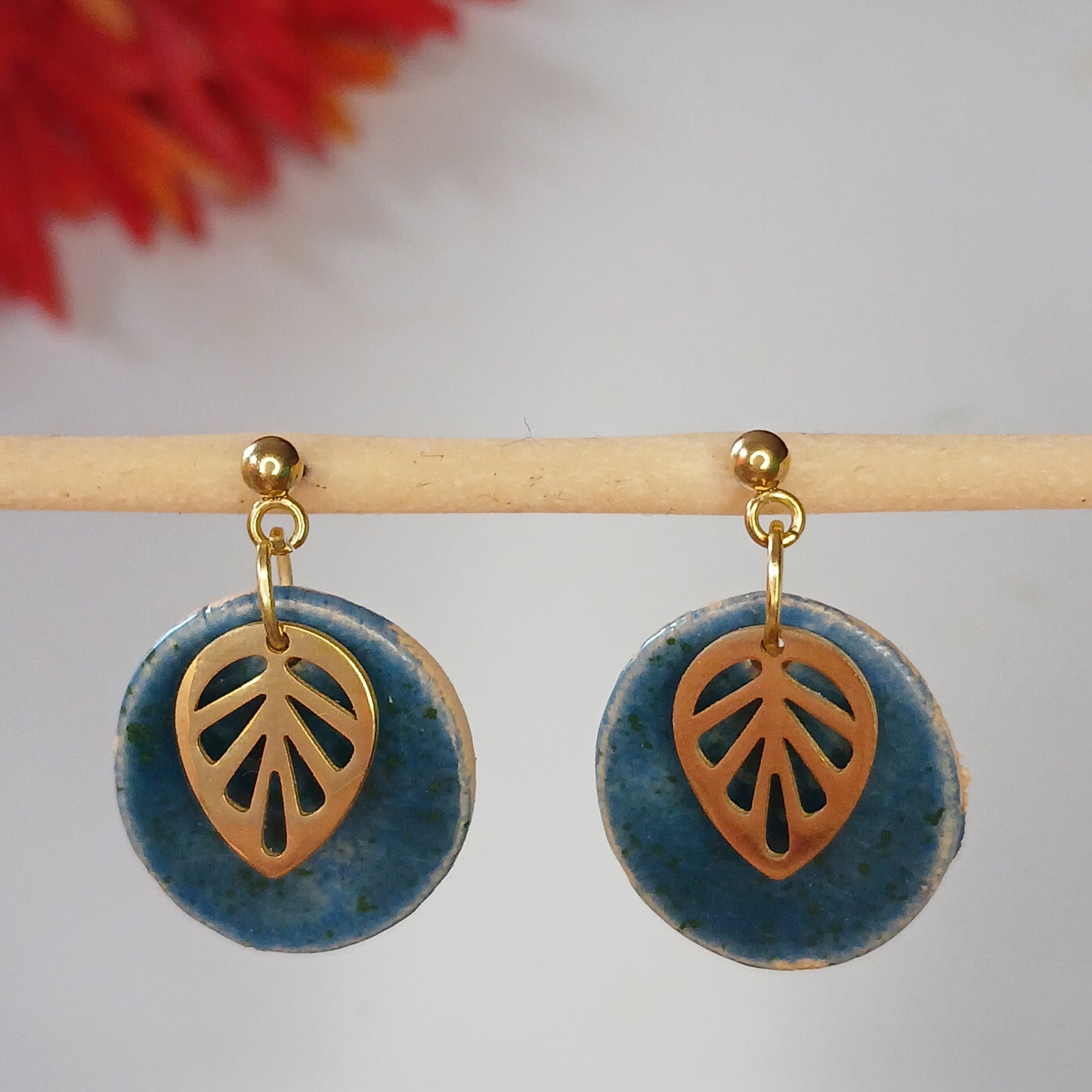 Ohrhänger Keramik "Blatt" blau