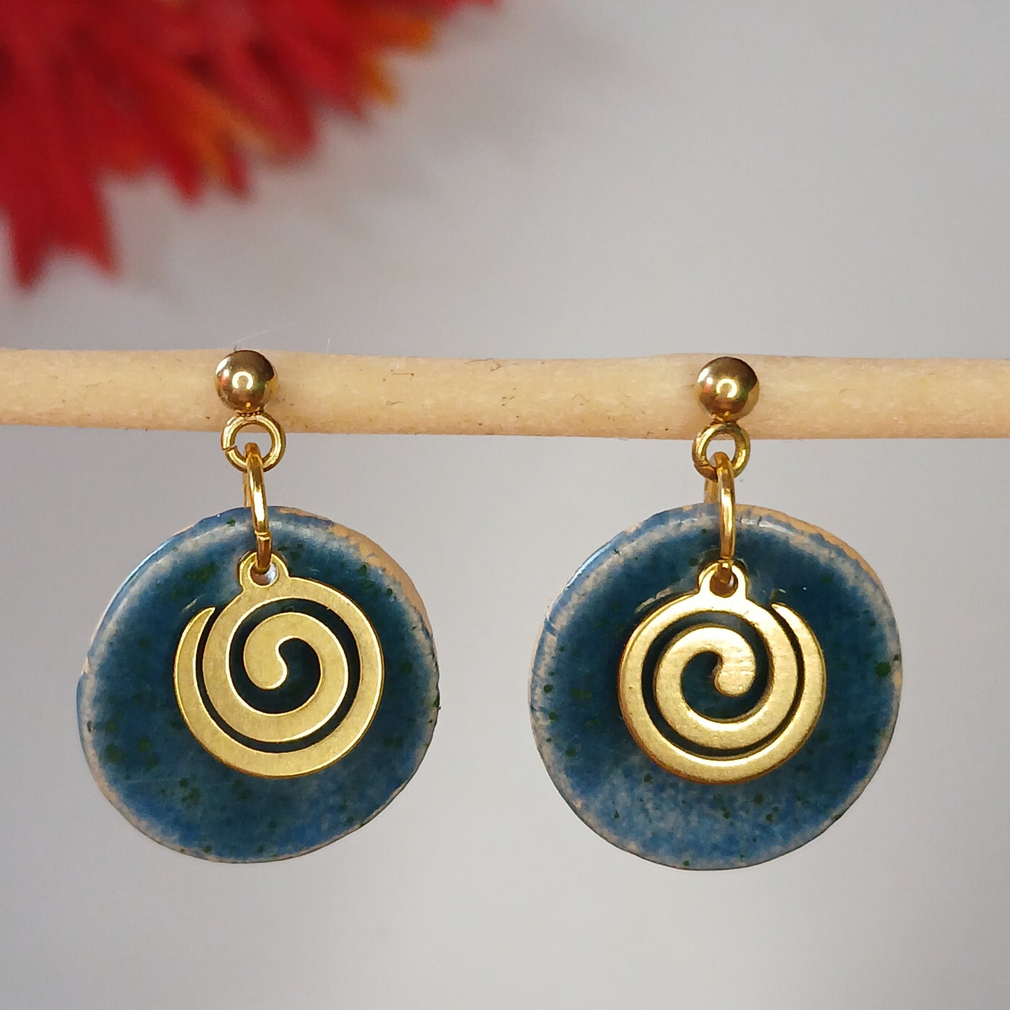 Ohrhänger Keramik "Spirale" blau