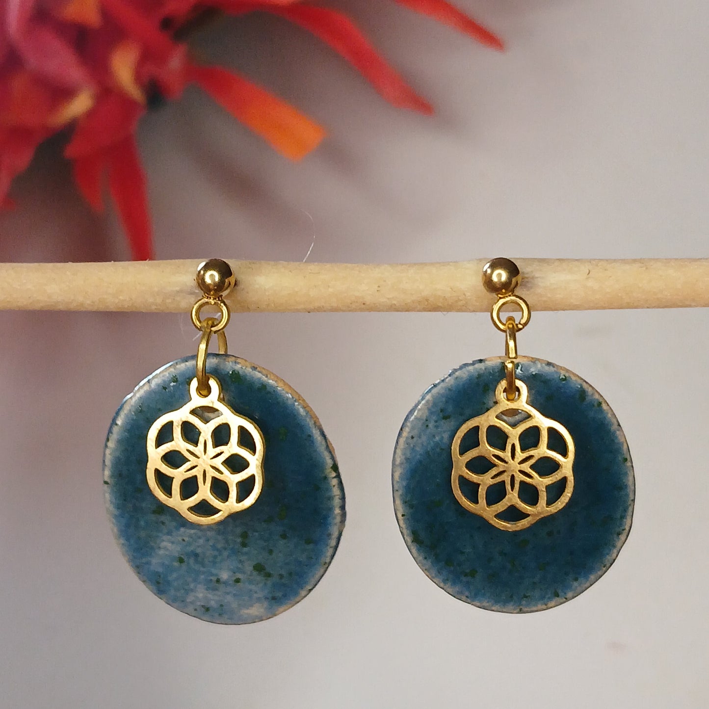 Ohrhänger Keramik "Lebensblume" blau
