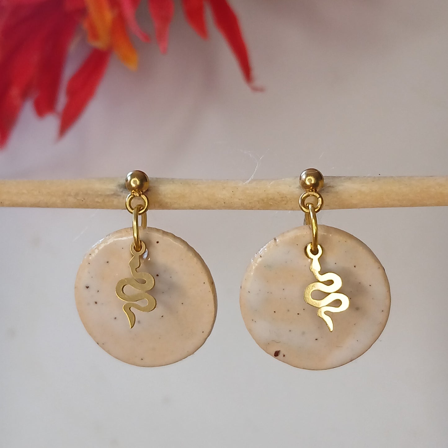 Ohrhänger Keramik "Schlange" weiss