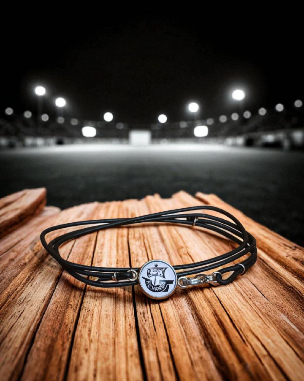 FC Hansa Armband silberfarben Motiv schwarz-weiß